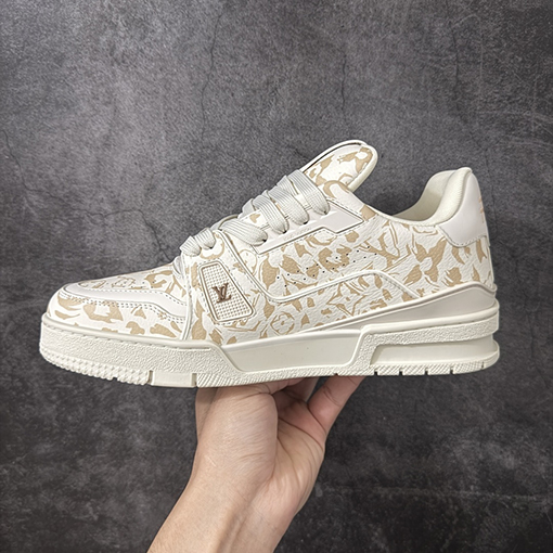 ルイヴィトンスーパーコピー LV Trainer アーミーグリーンのプリントスニーカー
