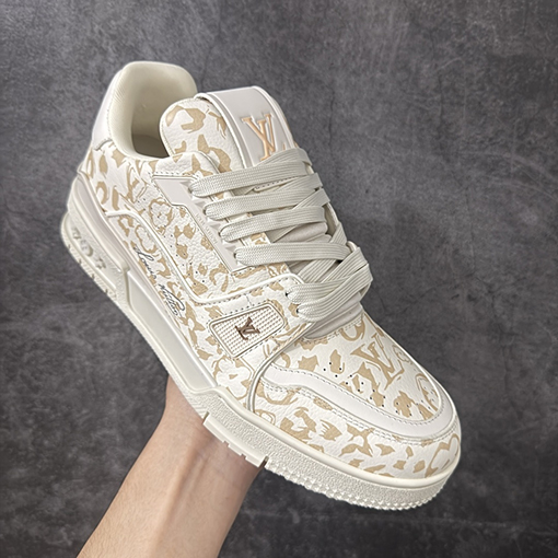 ルイヴィトンスーパーコピー LV Trainer アーミーグリーンのプリントスニーカー