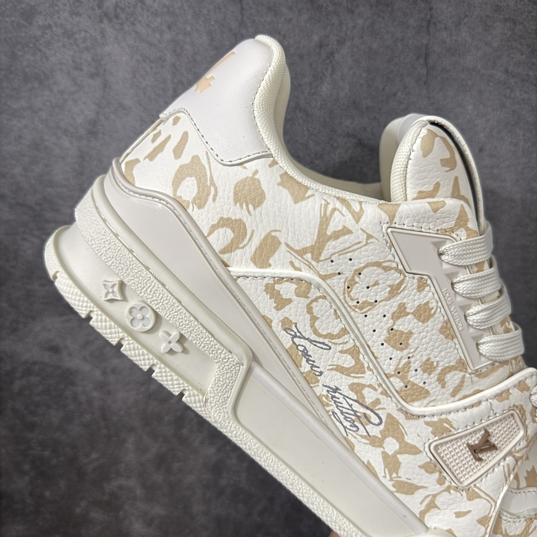 ルイヴィトンスーパーコピー LV Trainer アーミーグリーンのプリントスニーカー