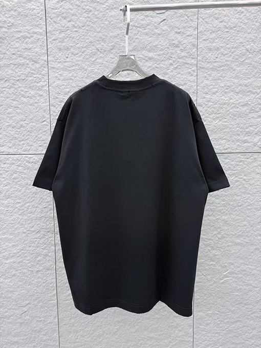 グッチスーパーコピー GUCCI ネックラインにレーザー刺繍の文字が入った半袖Tシャツ