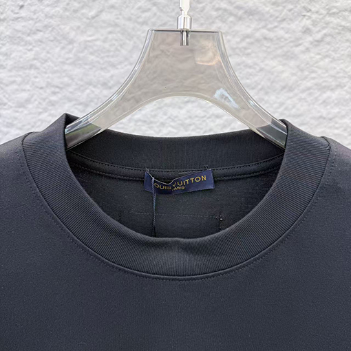 ルイヴィトン LOUIS VUITTON 3Dの刺繍入り半袖Tシャツ