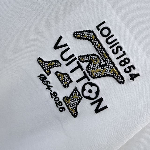 ルイヴィトン LOUIS VUITTON 3Dの刺繍入り半袖Tシャツ