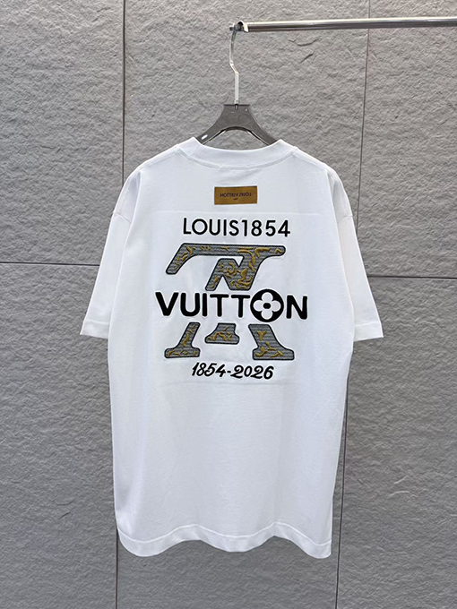 ルイヴィトン LOUIS VUITTON 3Dの刺繍入り半袖Tシャツ
