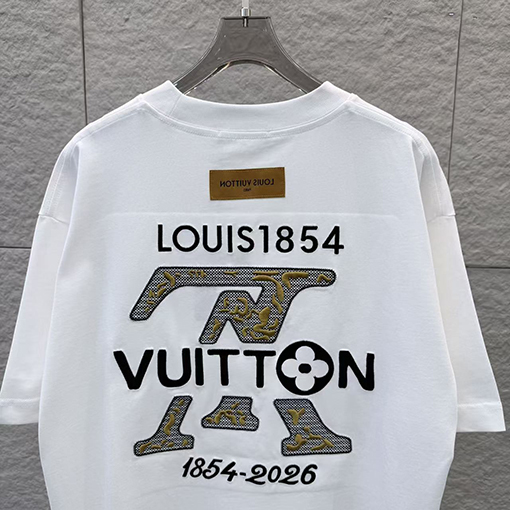ルイヴィトン LOUIS VUITTON 3Dの刺繍入り半袖Tシャツ