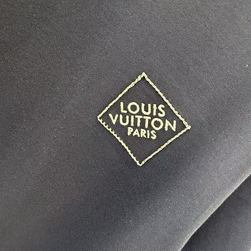 ルイヴィトンコピー LOUIS VUITTON 新モデル3Dの刺繍入り半袖Tシャツ