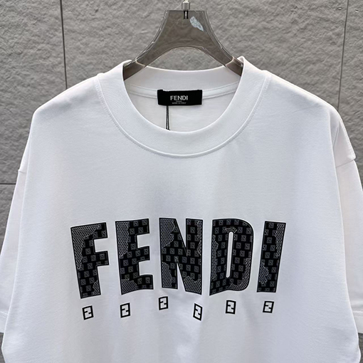 フェンディ FENDI 3Dエポキシ樹脂製半袖Tシャツ