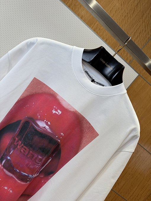 アレキサンダーワンスーパーコピー トレンディな赤いリップの氷のキューブ柄半袖Tシャツ