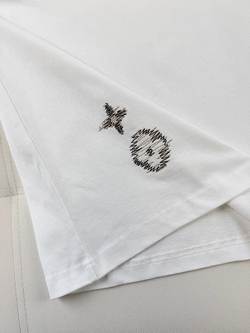 ルイヴィトンコピー 刺繍ロゴ入り半袖Tシャツ