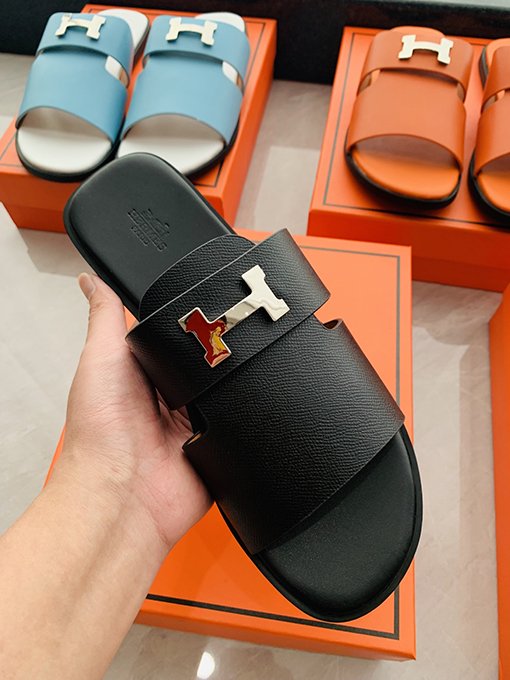 エルメススーパーコピー シルバーバックルメンズシューズ子豚スリッパ
