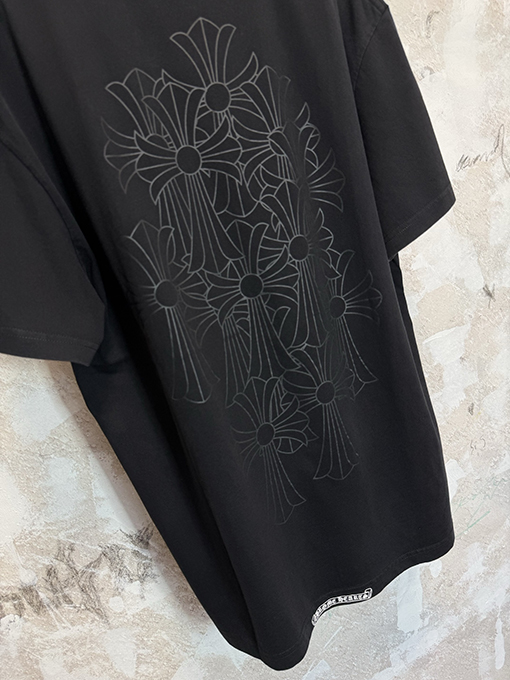 クロムハーツ 肩に剣とクロスの影が入ったウォッシュの半袖Tシャツ