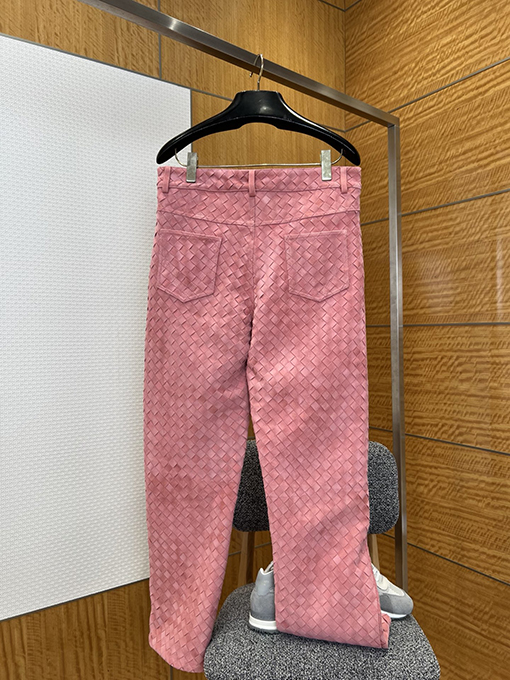 ボッテガヴェネタコピー クラシックな織り地のストレートレッグスエードパンツ