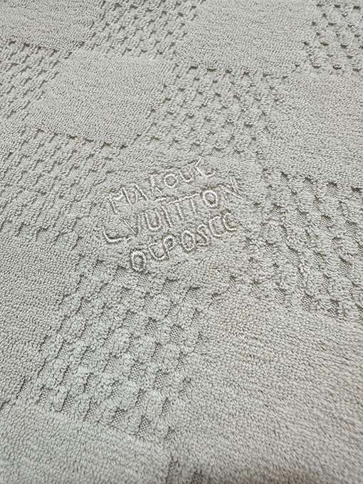 ルイヴィトンコピー クラシックなチェック柄コットンテリージャカード刺繍入り半袖Tシャツ