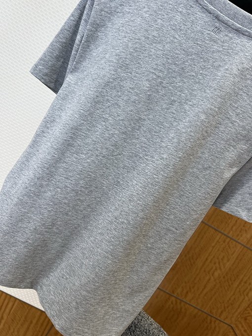 アミ ハート型のAの刺繍入りクルーネック半袖Tシャツ