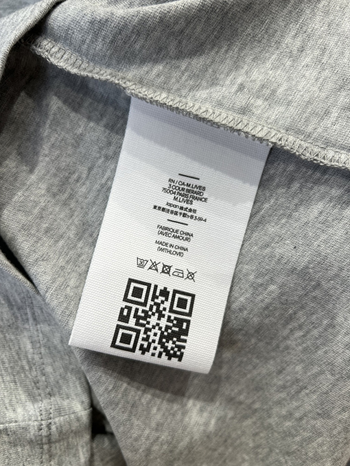 アミ ハート型のAの刺繍入りクルーネック半袖Tシャツ