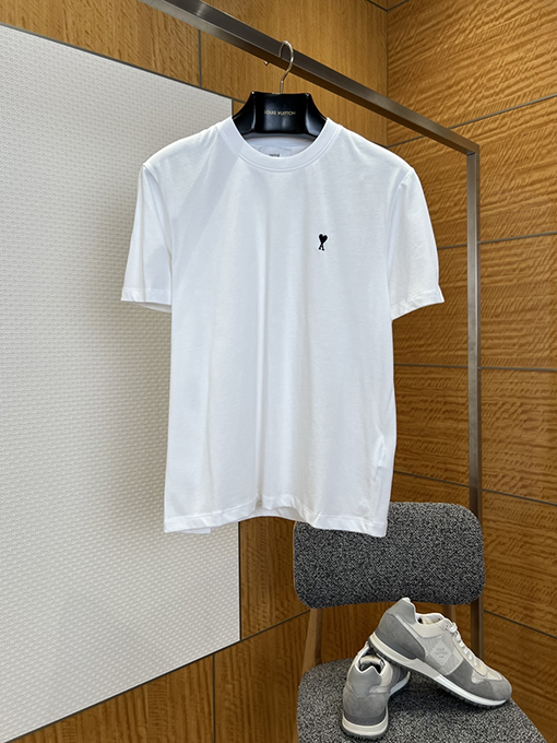 アミ ハート型のAの刺繍入りクルーネック半袖Tシャツ