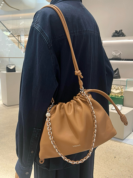 ロエベスーパーコピー Flamenco Purse レディースクラウドバッグ