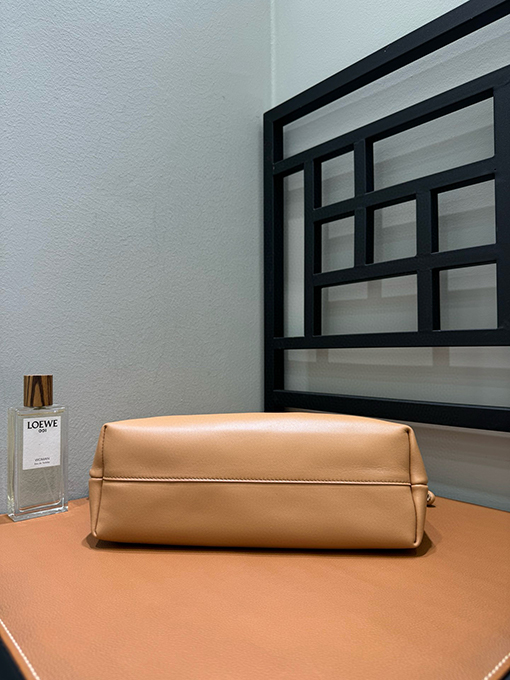 ロエベスーパーコピー Flamenco Purse レディースクラウドバッグ