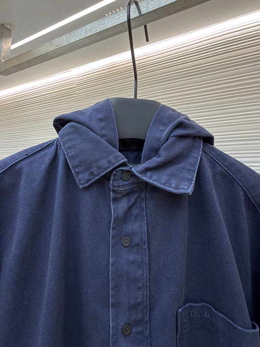 バレンシアガ BALENCIAGA シャツカラーのフード付きデニムジャケット