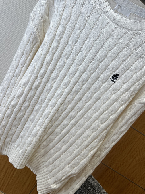 プラダ クラシックのケーブルニットクルーネックセーター