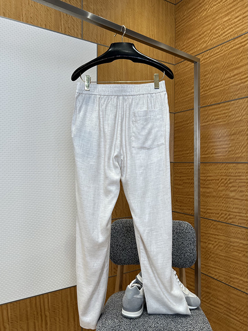プラダスーパーコピー クラシックなロゴ刺繍入りドレープ半袖シャツとパンツのスーツ