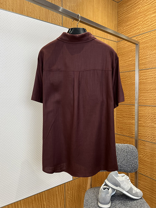 プラダスーパーコピー クラシックなロゴ刺繍入りドレープ半袖シャツとパンツのスーツ