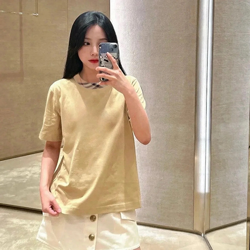 バーバリーコピー チェック柄の襟付きクルーネック半袖Tシャツ