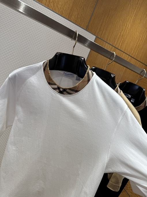 バーバリーコピー チェック柄の襟付きクルーネック半袖Tシャツ