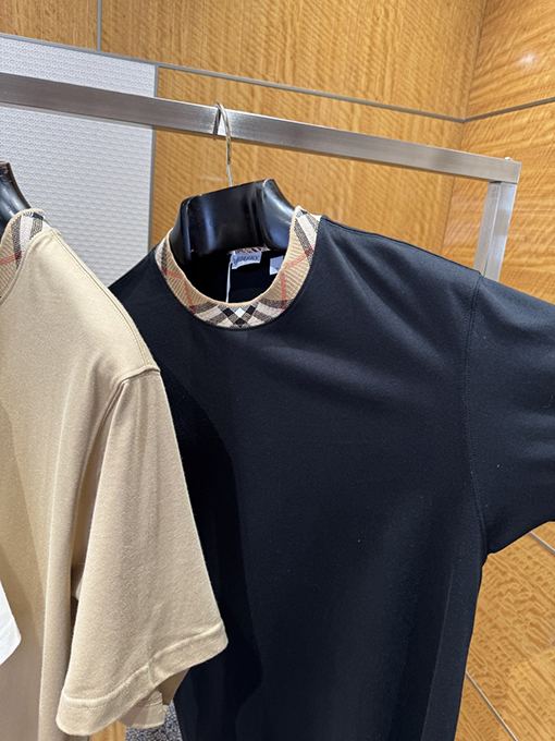 バーバリーコピー チェック柄の襟付きクルーネック半袖Tシャツ