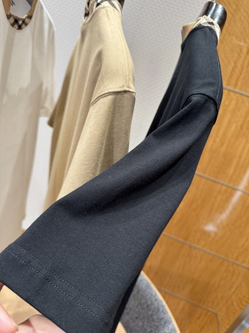 バーバリーコピー チェック柄の襟付きクルーネック半袖Tシャツ