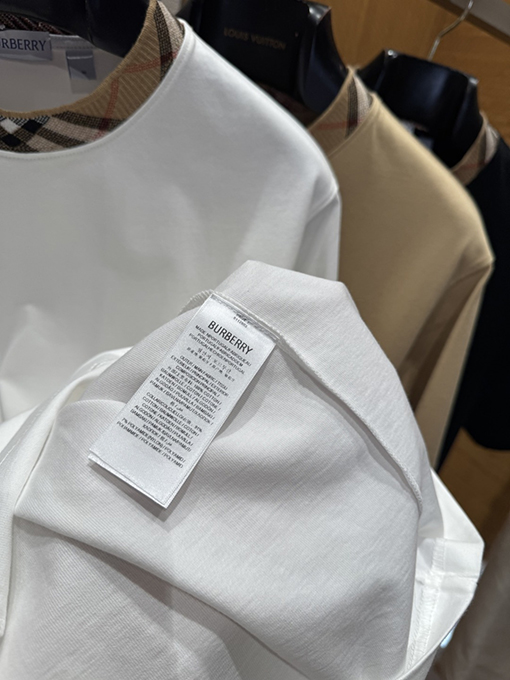 バーバリーコピー チェック柄の襟付きクルーネック半袖Tシャツ