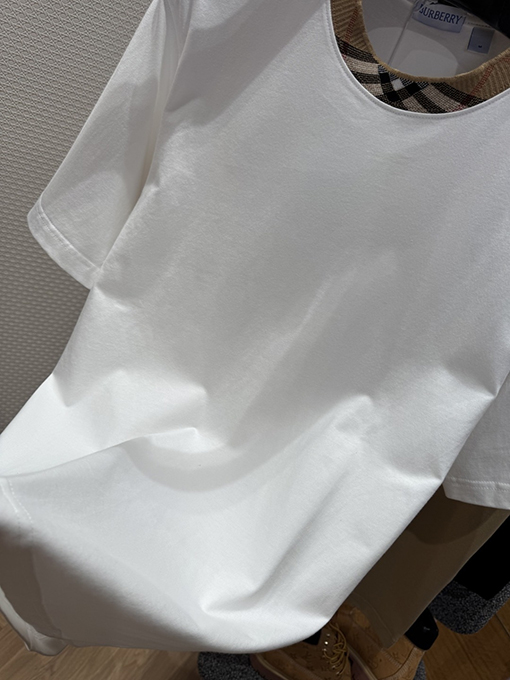 バーバリーコピー チェック柄の襟付きクルーネック半袖Tシャツ