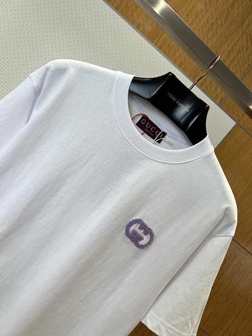 グッチスーパーコピー 刺繍入りダブルGロゴ入りシンプルカジュアル半袖Tシャツ