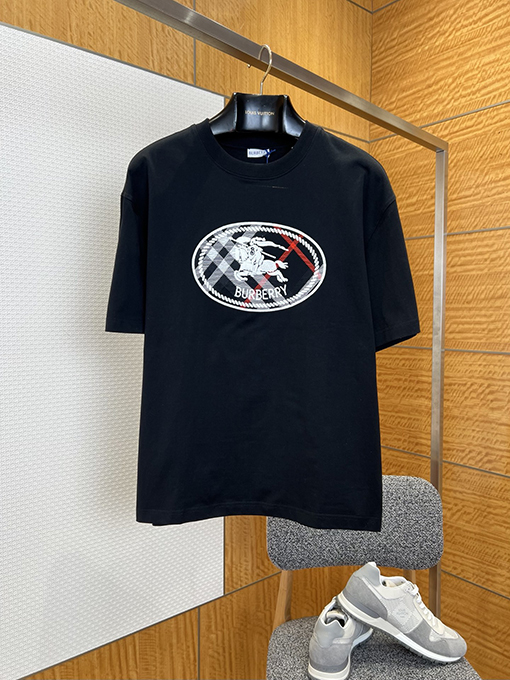 バーバリーコピー 乗馬騎士ロゴ入りチェック柄プリント半袖Tシャツ