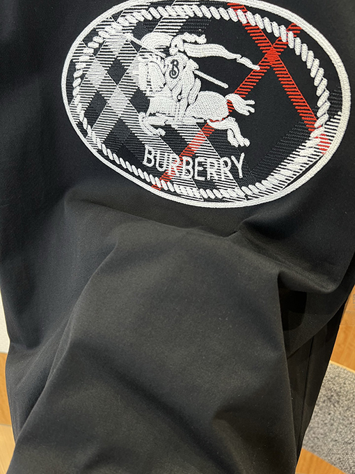 バーバリーコピー 乗馬騎士ロゴ入りチェック柄プリント半袖Tシャツ