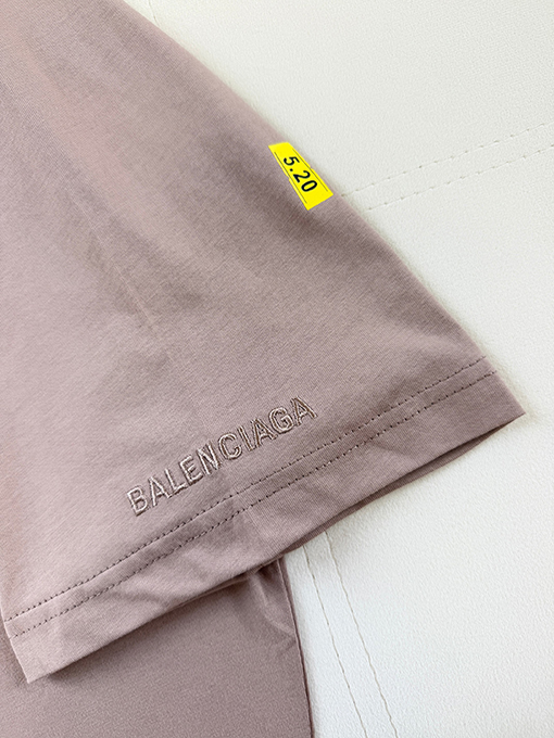 バレンシアガコピー 520 シリーズ刺繍入りTシャツ