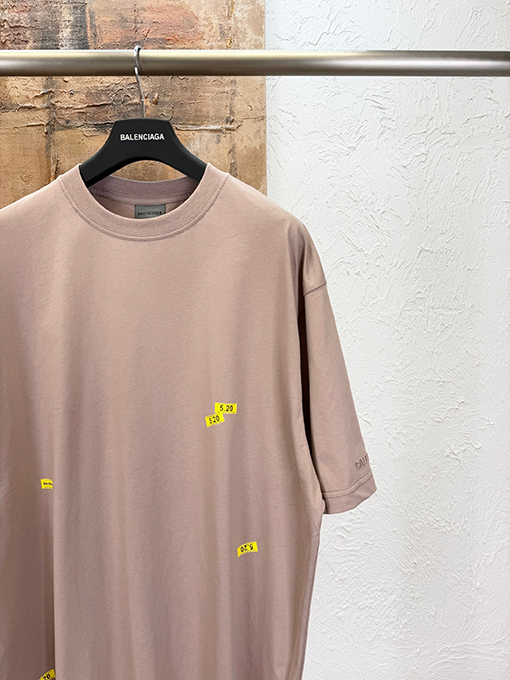 バレンシアガコピー 520 シリーズ刺繍入りTシャツ