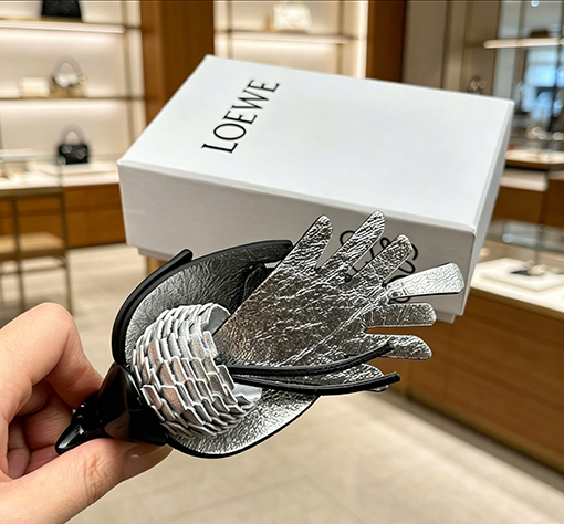 ロエベ 限定カササギのオーナメント