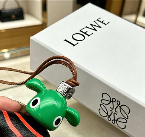 ロエベスーパーコピー 限定カラーブロックデザインのダンボペンダント