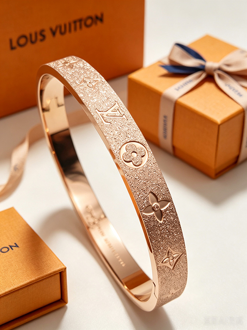 ルイヴィトン Monogram クラシックなモノグラム刻印ブレスレット