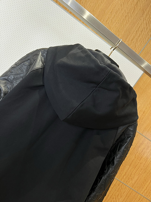 クロムハーツコピー クロスステッチのレザーパッチワークドローストリング付きフード付き高級レザージャケット