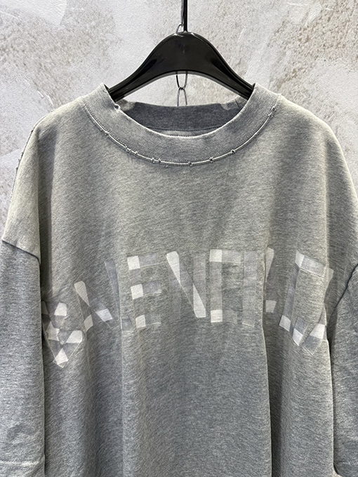バレンシアガコピー クラシックなウォッシュのグレーのマスキングテープ風ダメージ半袖Tシャツ