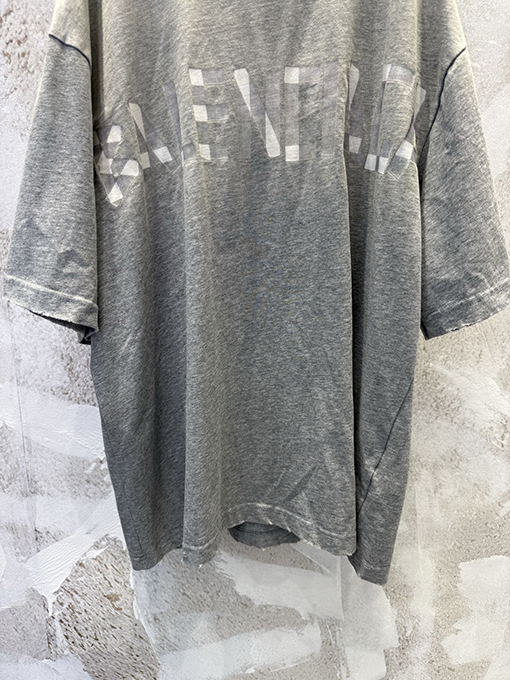 バレンシアガコピー クラシックなウォッシュのグレーのマスキングテープ風ダメージ半袖Tシャツ