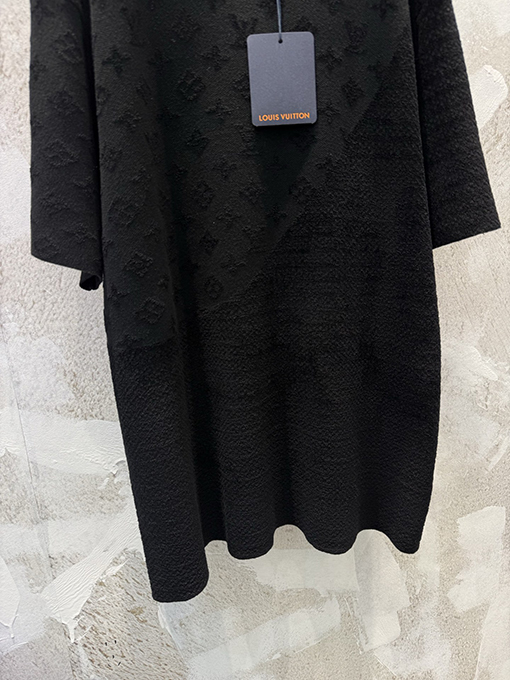 ルイヴィトンコピー クラシックなモノグラムジャカードニットのクルーネック半袖Tシャツ