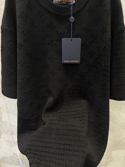 ルイヴィトンコピー クラシックなモノグラムジャカードニットのクルーネック半袖Tシャツ