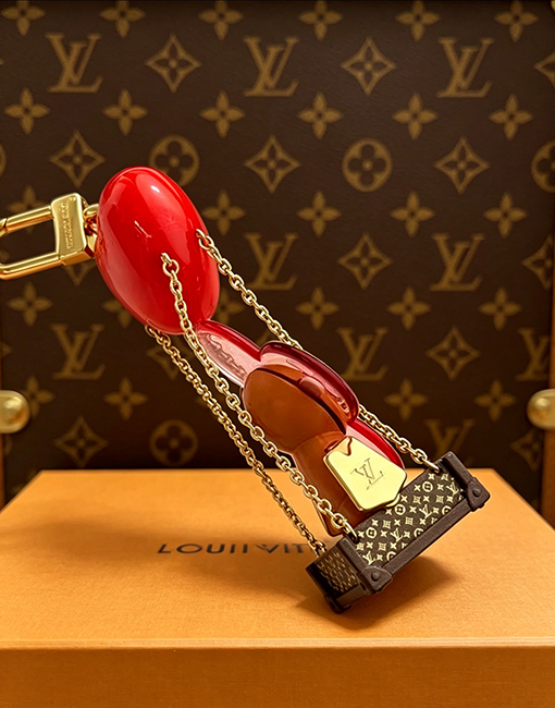 ルイヴィトンスーパーコピー Vivienne 限定スイングハートキーホルダー