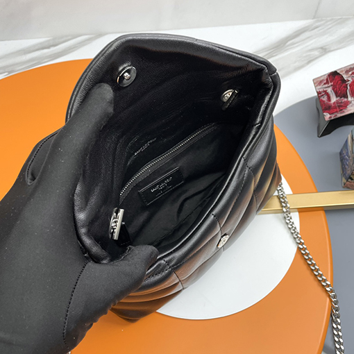 サンローランコピー Loulou Puffer Mini レディースゴールドの金具きオフホワイトのミニクロスボディバッグ
