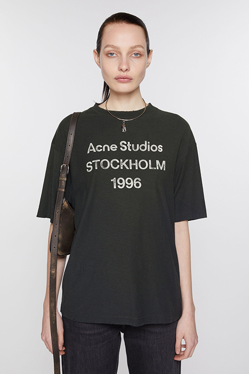 アクネストゥディオズ Acne Studios 1996 ウォッシュをしたダメージの半袖Tシャツ