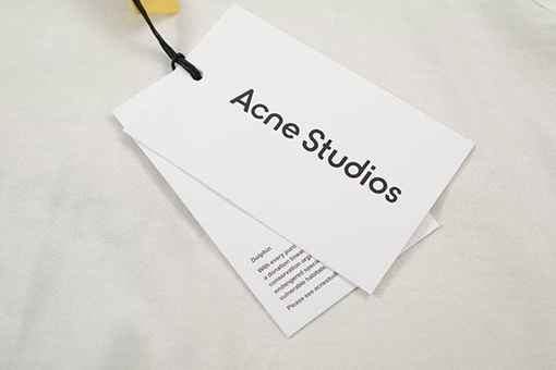 アクネストゥディオズ Acne Studios 1996 ウォッシュをしたダメージの半袖Tシャツ