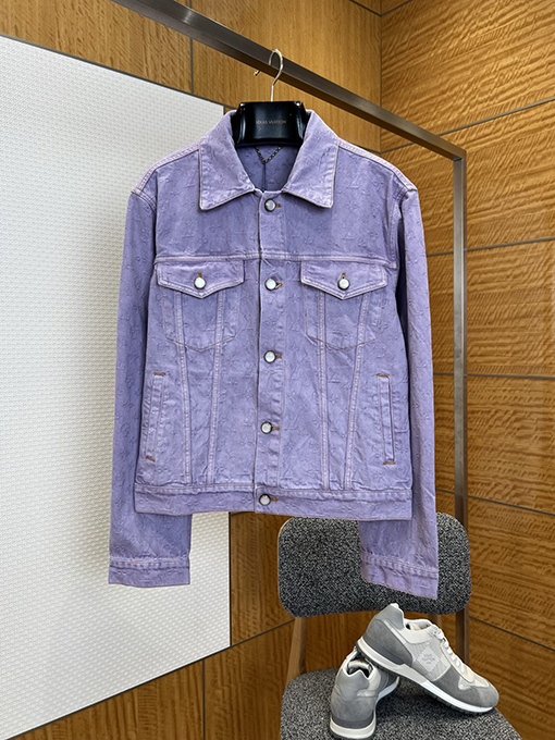 ルイヴィトンスーパーコピー ダークカラーの柄入りジャカードデニムジャケットとショートパンツのセット