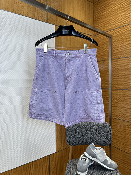 ルイヴィトンスーパーコピー ダークカラーの柄入りジャカードデニムジャケットとショートパンツのセット